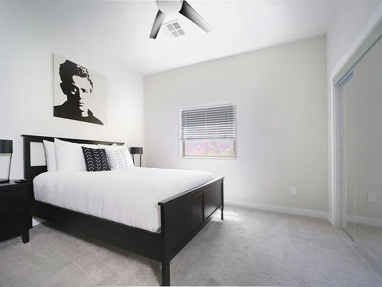 E Earll Dr — Photo 15
