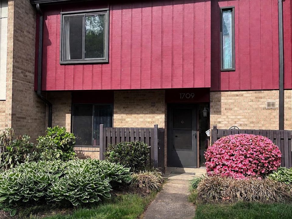 1st image of 1709 Ivy Oak Sq #18