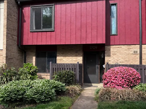 1709 Ivy Oak Sq #18, Reston, VA 20190