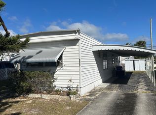 8429 SE Eagle Ave, Hobe Sound, FL 33455