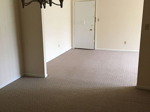 3rd image of 111 Skyview Dr APT 4