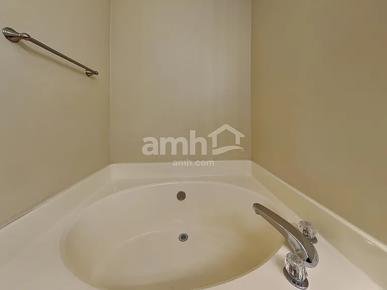 6112 Glenridge Ct — Photo 13