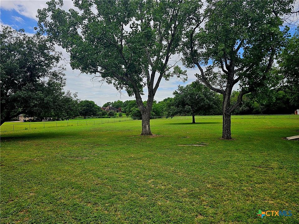 1st image of 208 Windwood Cir