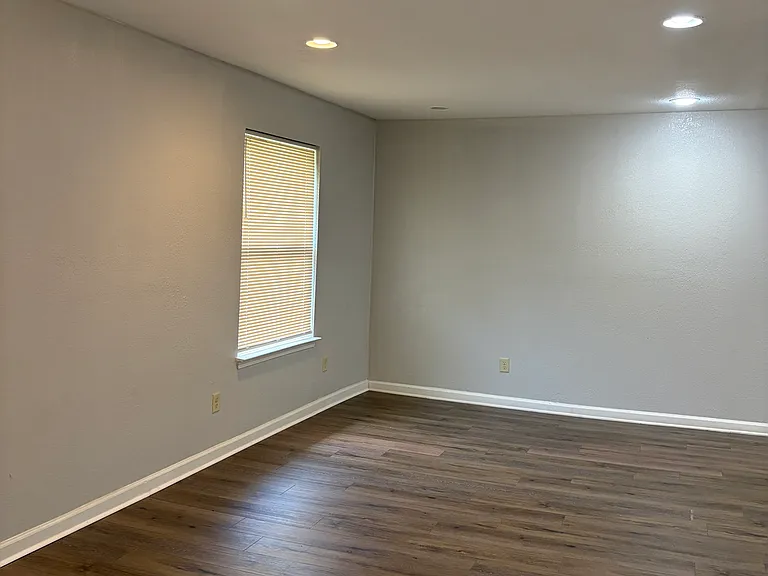 5 Raleigh Ln — Photo 6