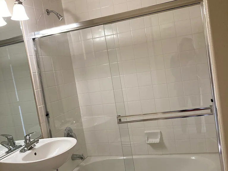 Second bedroom bath and vanity.