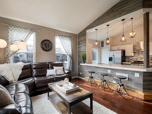 5th image of 4052 Hennepin Dr