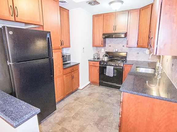 4th image of 7114 Vellex Ln
