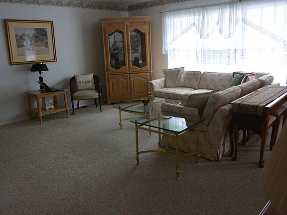 4th image of 26-4 Tamaron Dr