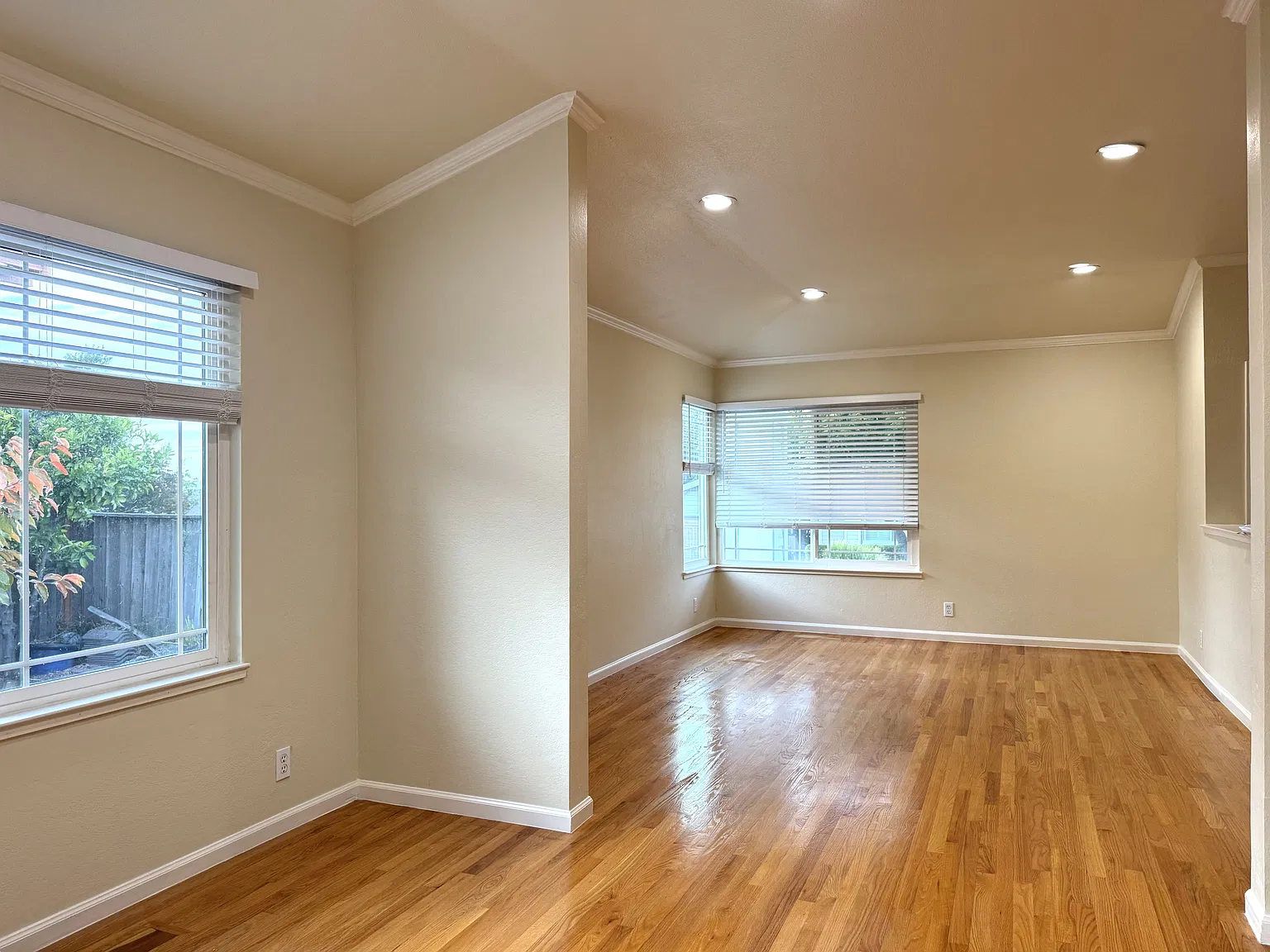 4 bed, 1761 sqft, $4,995 — Photo 3