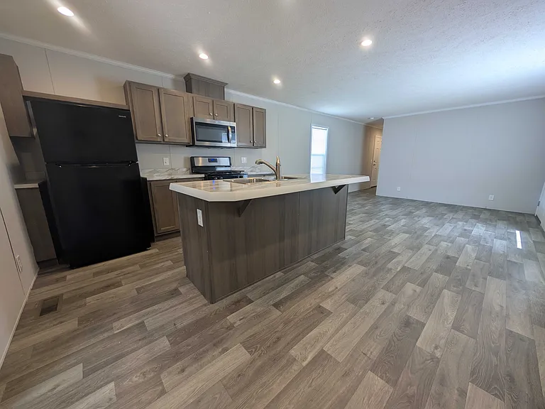 38000 Le Chateau Blvd #147 — Photo 3