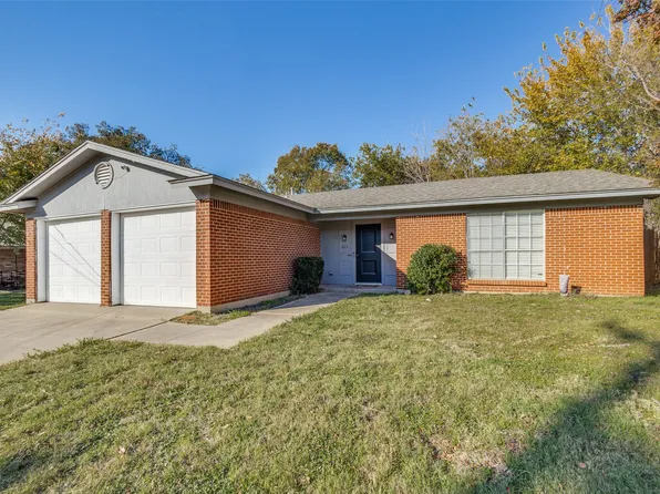 613 Chisholm Trl, Denton, TX 76209