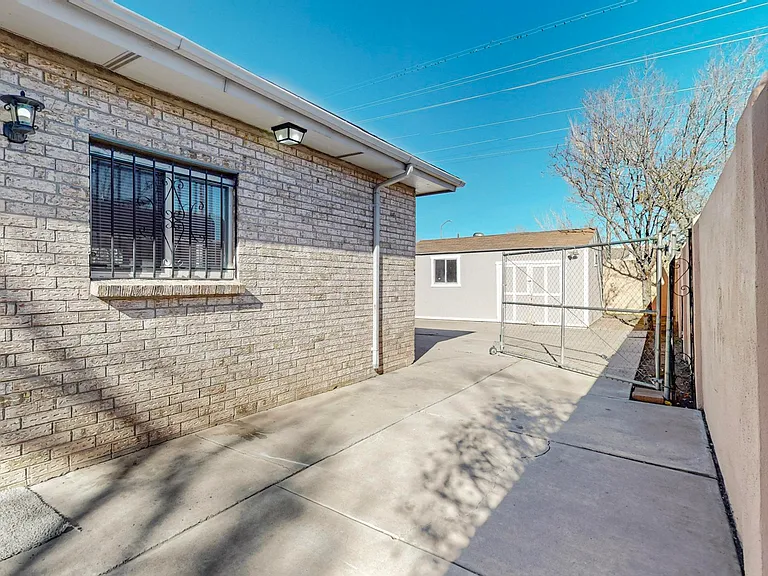 2551 Aspen Ave NW #B — Photo 24