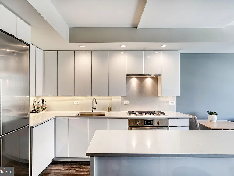 1311 13th St NW #Penthouse 602-2 — Photo 9
