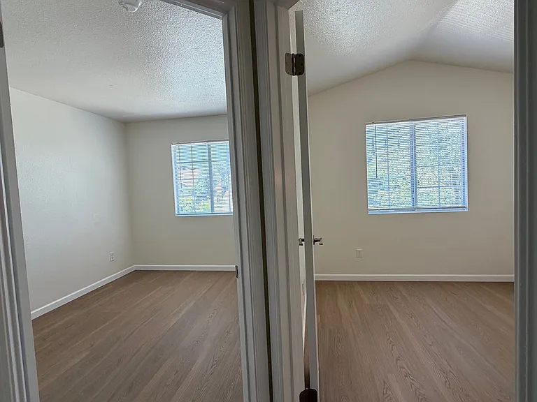 2336 Woodhill Dr — Photo 11