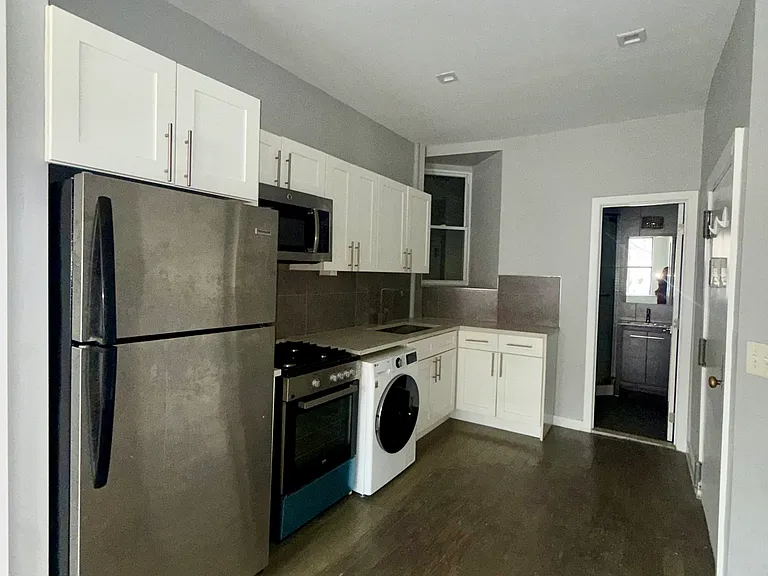 291 Pleasant Ave #1A — Photo 2