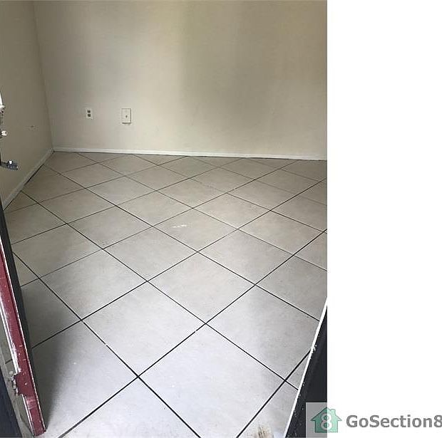 2nd image of 210 N Terry Ave APT 4