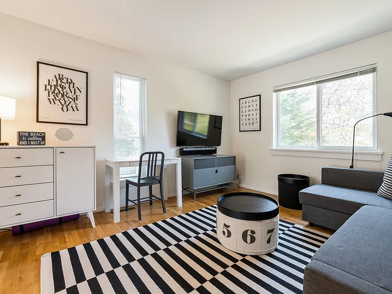 8 Whalers Ln — Photo 11