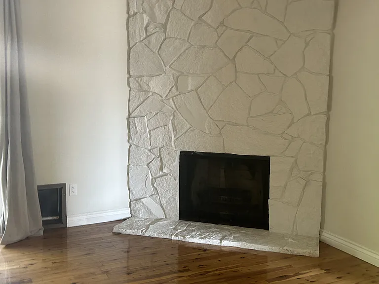 5702 Maplewood Dr — Photo 3