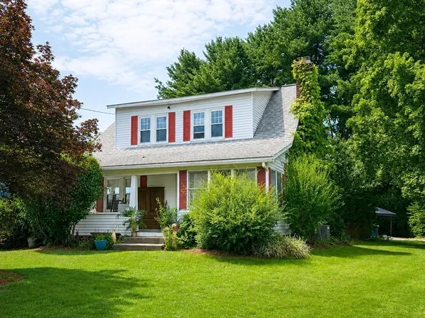 373 College Hwy, Southwick, MA 01077