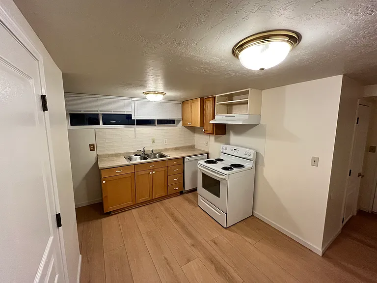 10247 S 1280 E — Photo 12