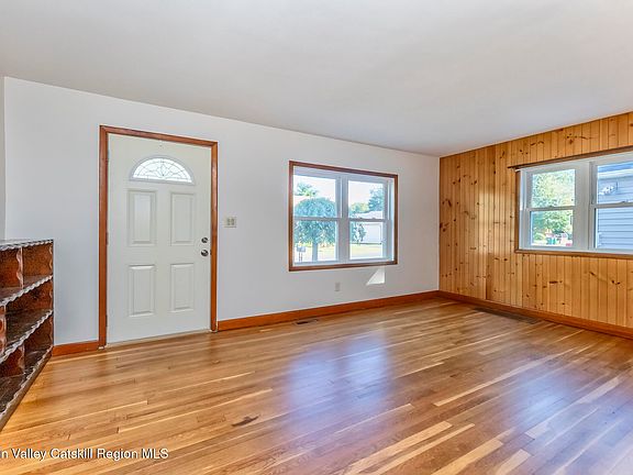 3rd image of 1033 Stoll Court