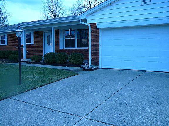 4th image of 7653 Cloverhill Ct