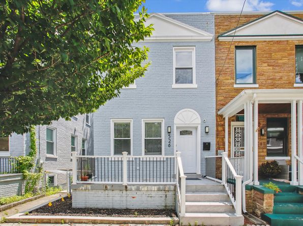 526 Roxboro Pl NW