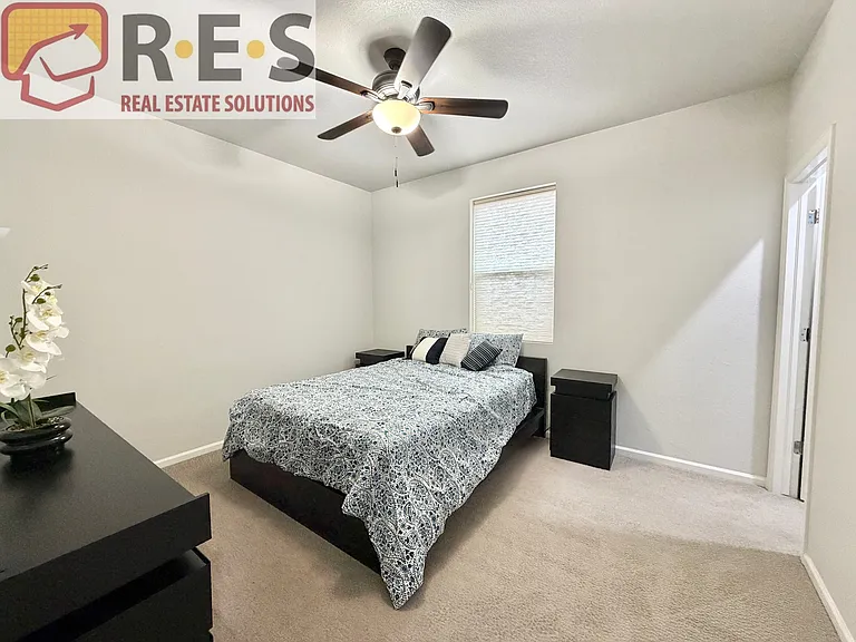 11417 Crater Lake St — Photo 10