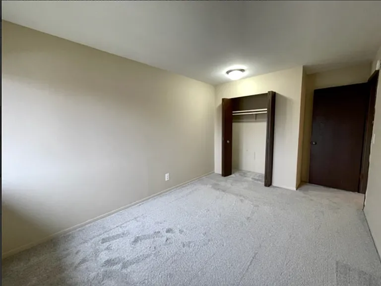 Oak Valley Apartments — Photo 36