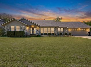 122 Lakeview Dr, Mannford, OK 74044