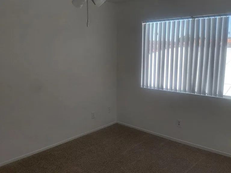 1733 S Pacific Ave — Photo 11