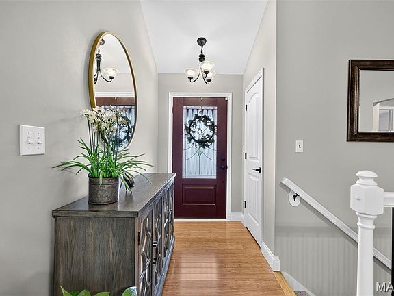 4th image of 132 Miranda Ct