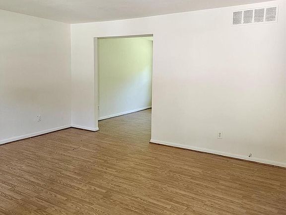 5th image of 254 Cedarmere Cir