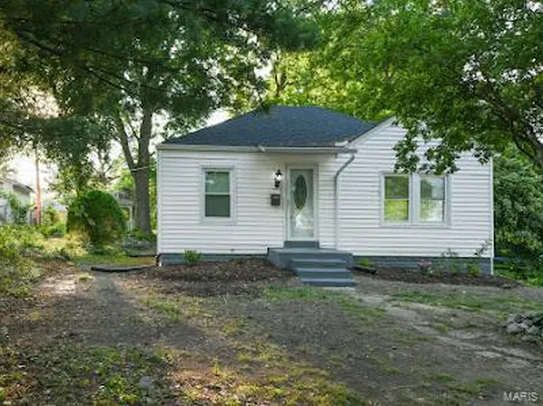 3567 Westridge Ln, Saint Ann, MO 63074