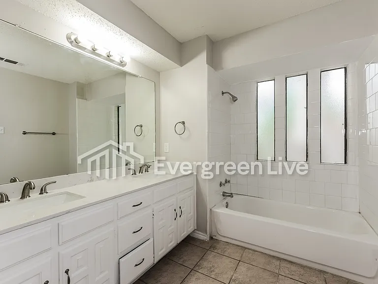 2401 Willow Oak Dr — Photo 14
