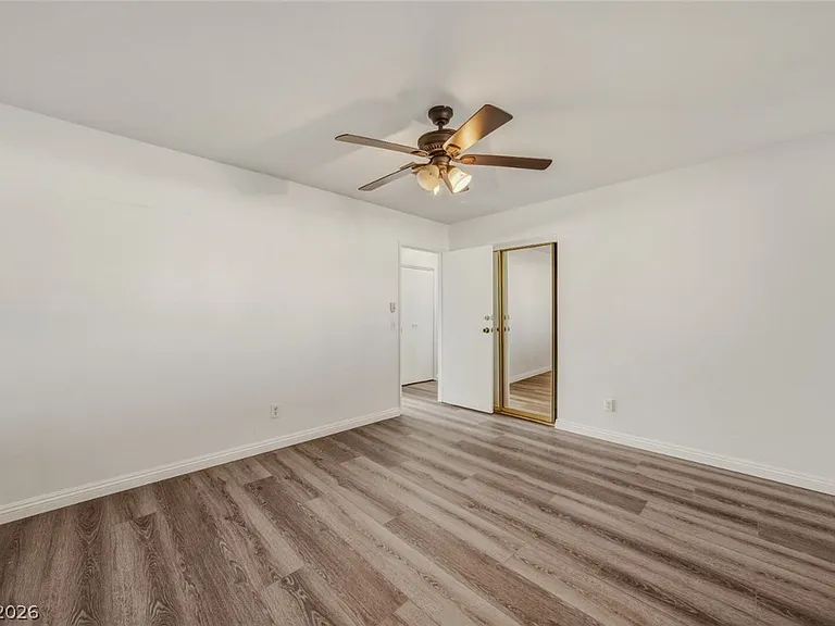 6760 W Oakey Blvd — Photo 34
