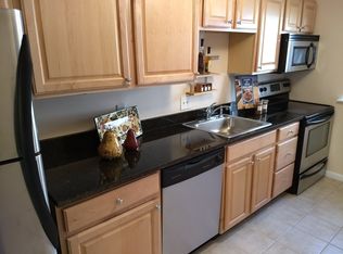 11 Colonial Village Dr APT 4, Arlington, MA 02474