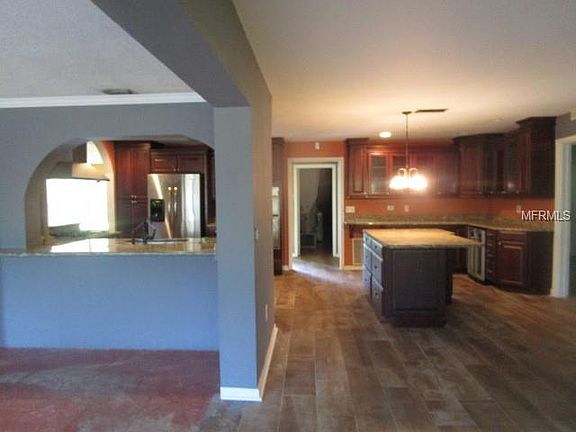 5th image of 1001 44th Ave NE