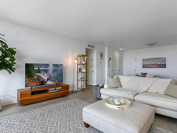 3rd image of 2800 N Flagler Dr APT 914