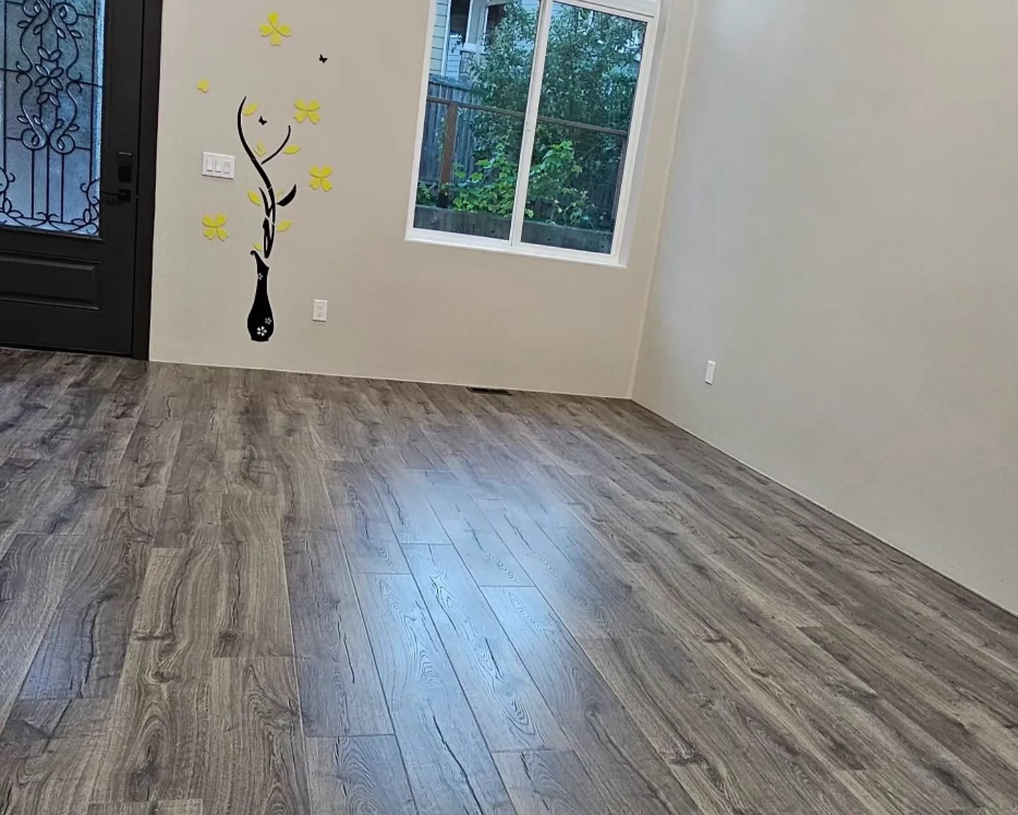 3 bed, 1600 sqft, $3,650 — Photo 2