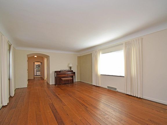 4th image of 3510 Bayard Dr