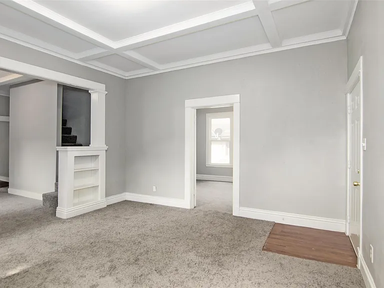 3220 Melbourne St — Photo 6