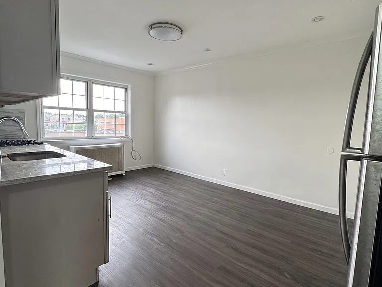 24-10 86th St #2 — Photo 5