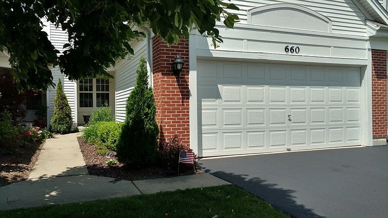 1st image of 660 Mulberry Dr