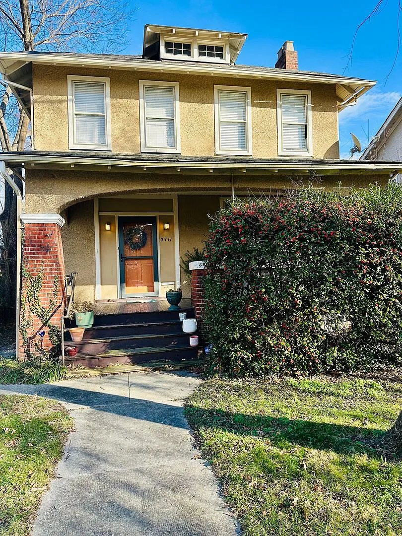 Gorgeous 4bdrm/1.5bth Home Located on Seminary Avenue in Richmond's North Side!! — Photo 2