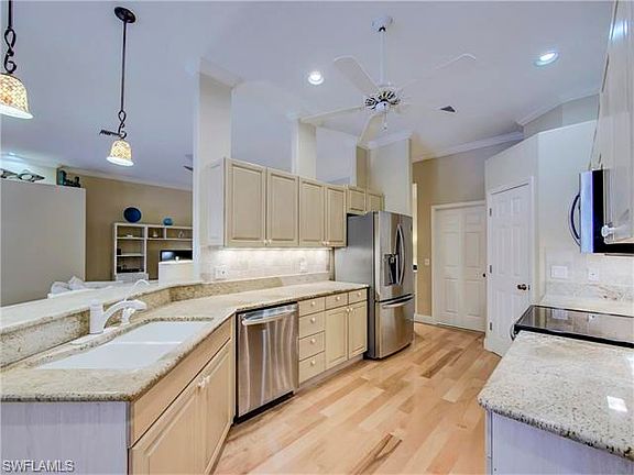 3rd image of 12961 Beacon Cove Ln