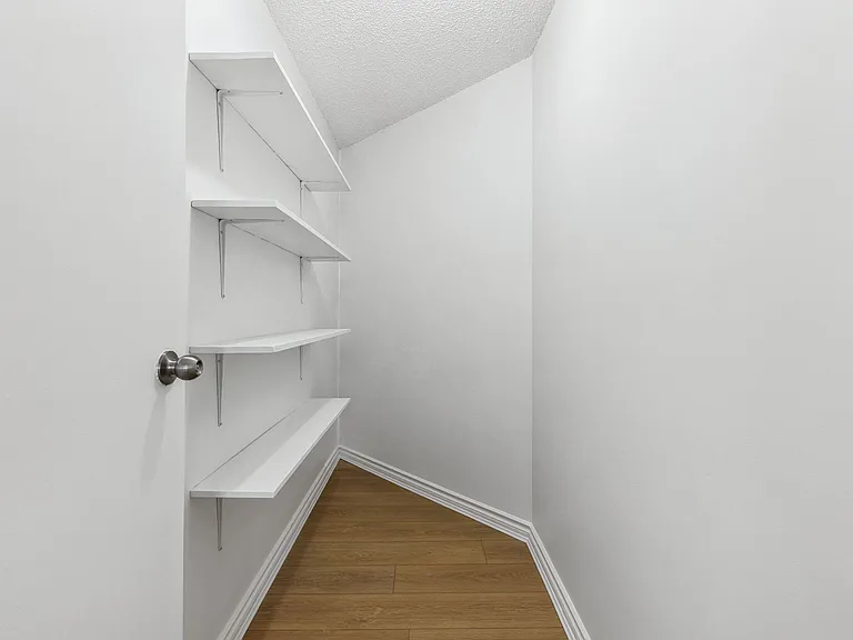 1045 Haro St — Photo 30