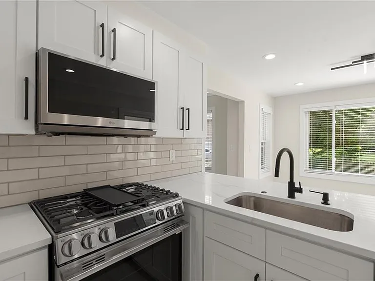 404 Way Bridge Ct NE — Photo 10