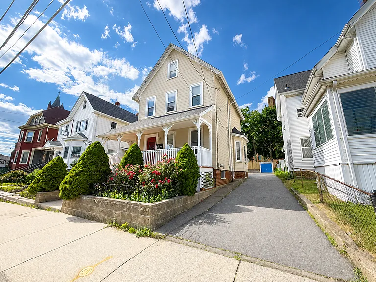 32 Mansfield St #B — Photo 23
