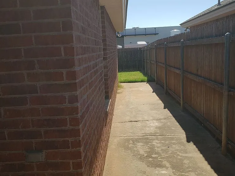 310 N Brentwood Ave — Photo 15